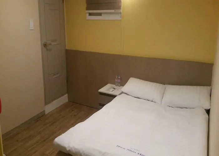 Dongdaemun Hwashin Hostal *
