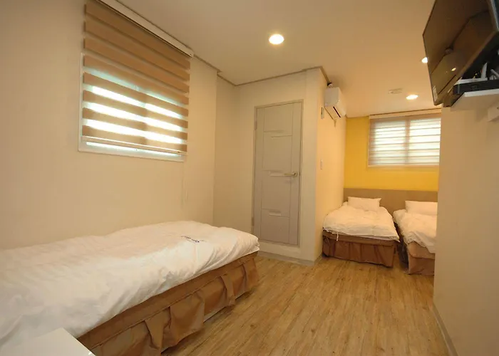 Dongdaemun Hwashin Hostal *